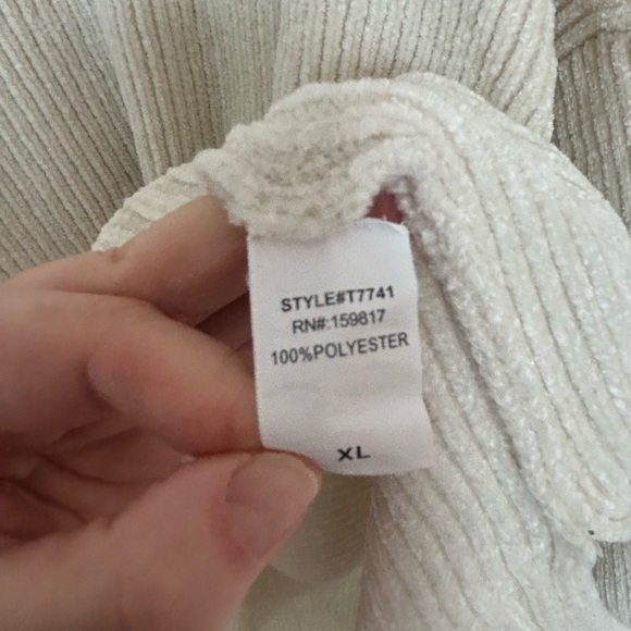 Alter’d State chenille dolman sweater size XL - Picture 3 of 5